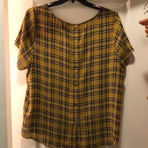 Plaid Top - Picture 4 of 6